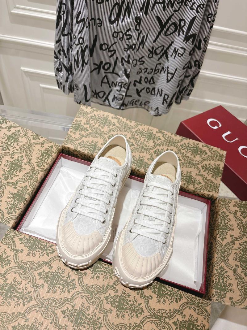 Gucci Sneakers SGS33002