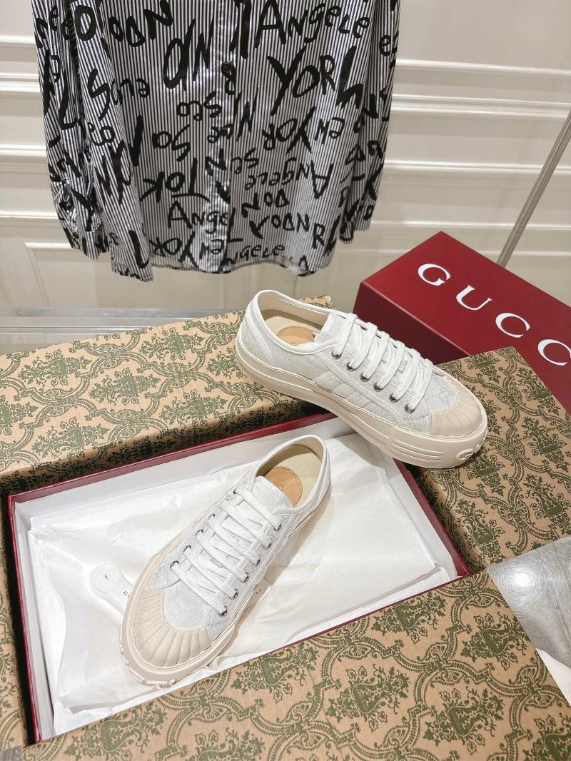 Gucci Sneakers SGS33002