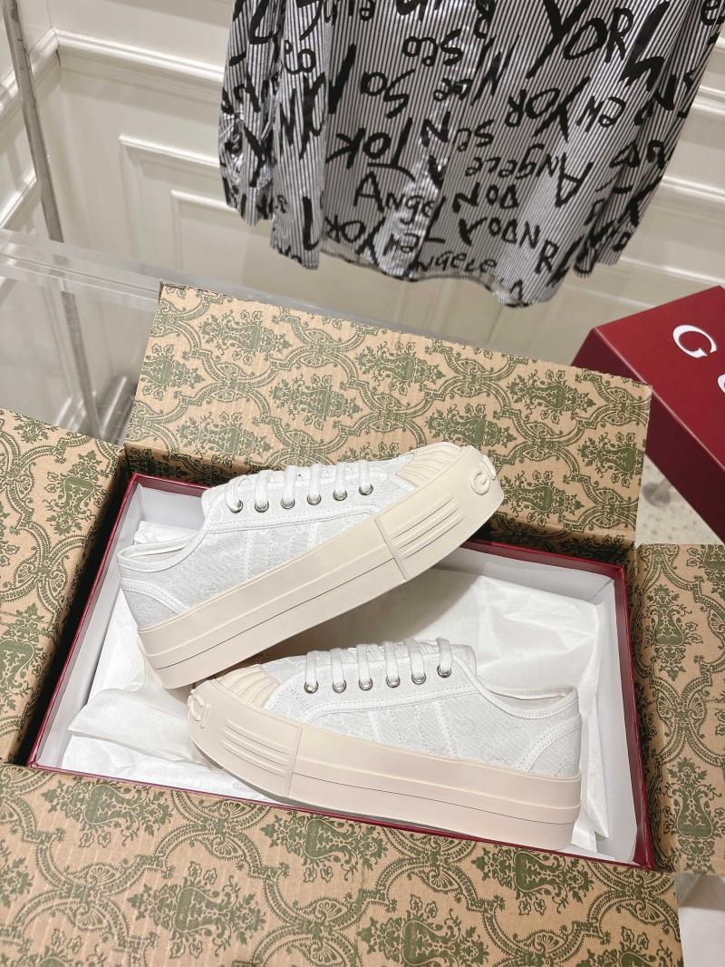 Gucci Sneakers SGS33002