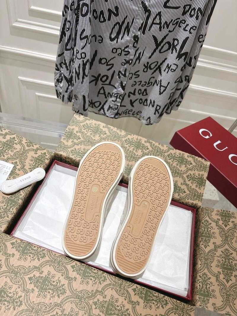 Gucci Sneakers SGS33002
