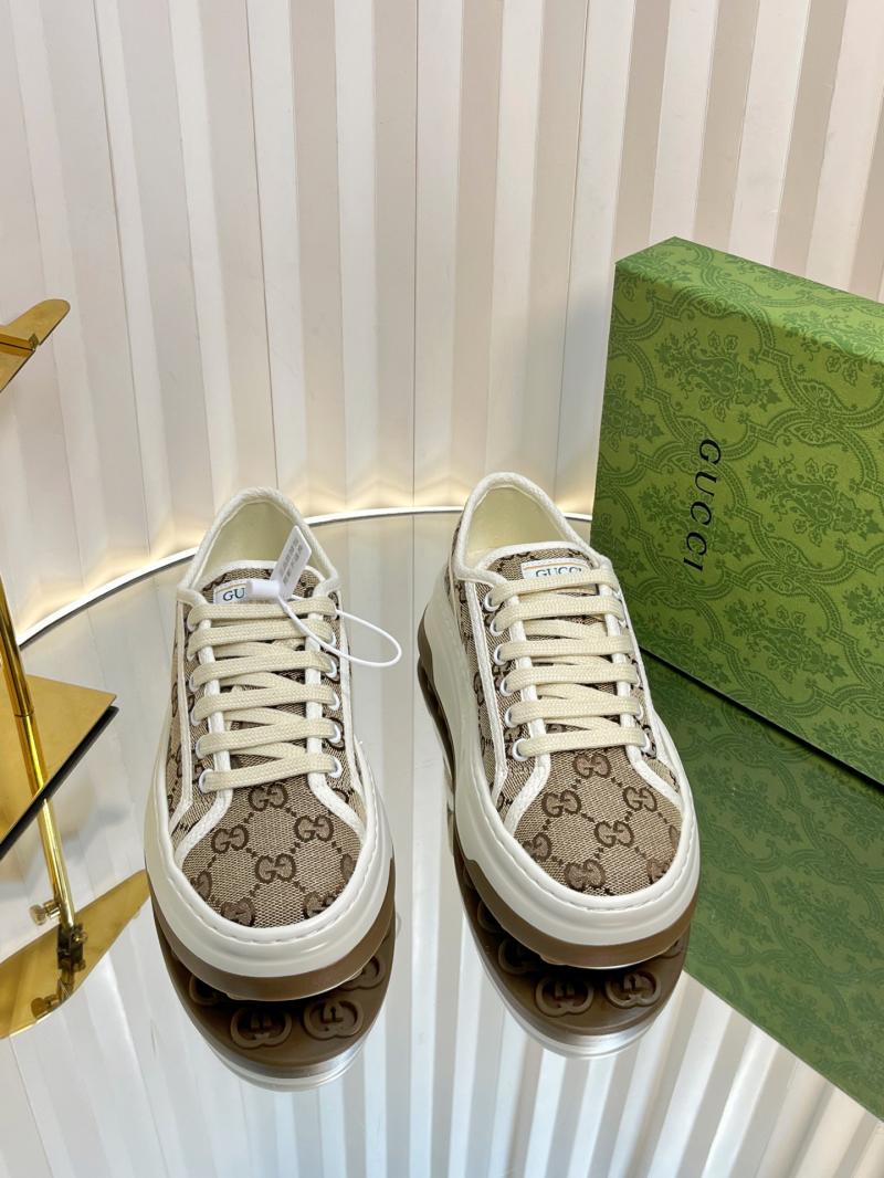 Gucci Sneakers SGS33004