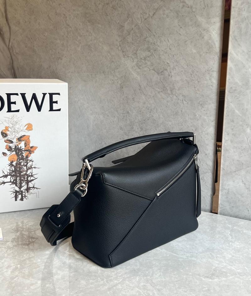 Loewe Grained Calfskin Medium Puzzle Edge Bag Black A510