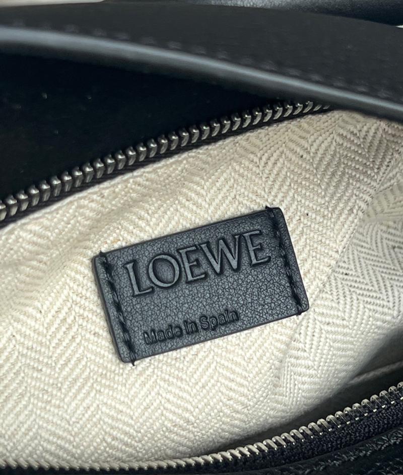 Loewe Grained Calfskin Medium Puzzle Edge Bag Black A510