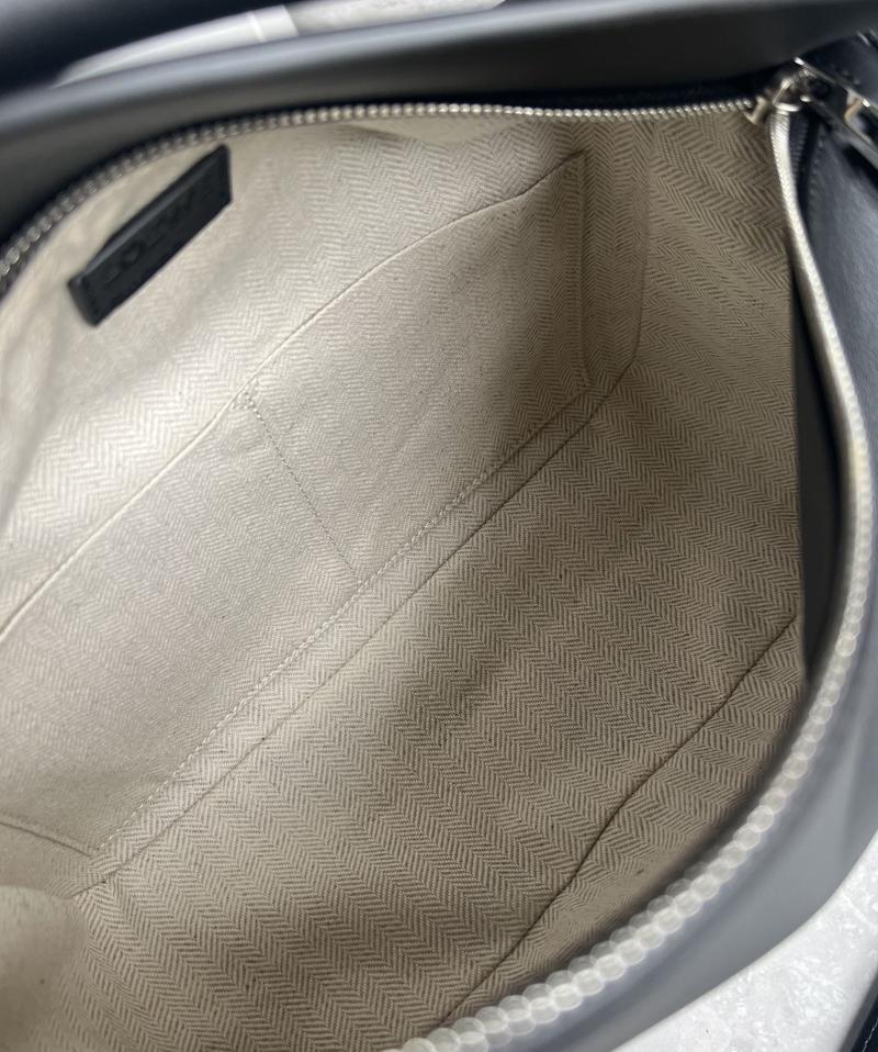 Loewe Medium Puzzle Edge bag Black A510