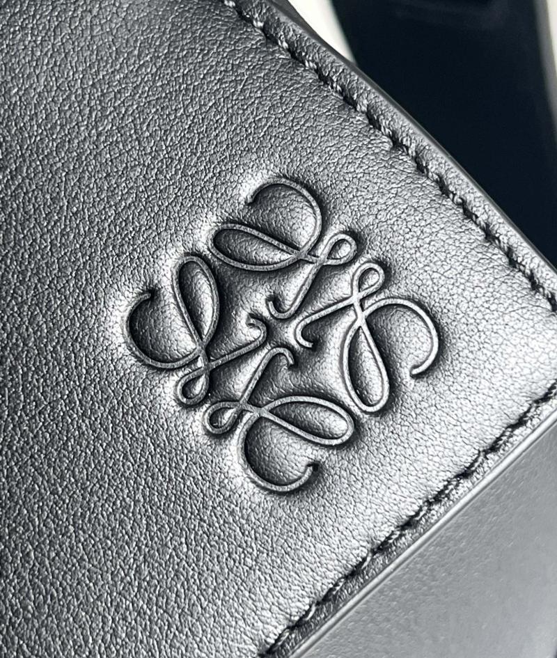 Loewe Medium Puzzle Edge bag Black A510