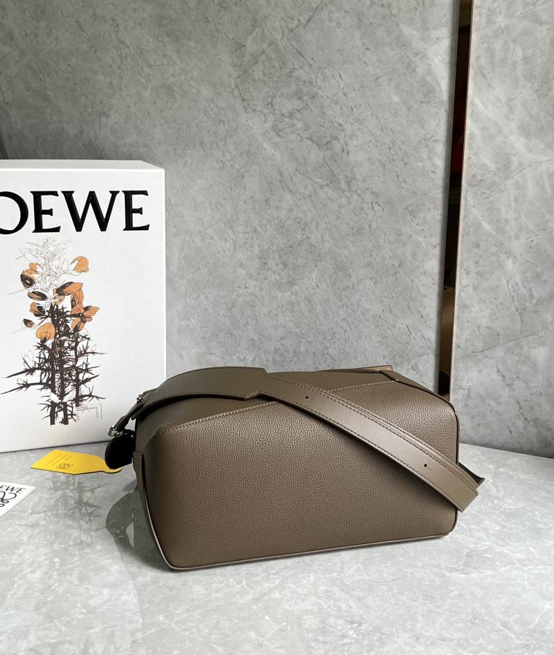 Loewe Medium Puzzle Edge bag Green A510