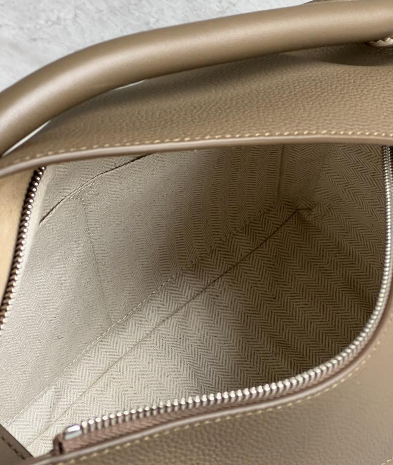 Loewe Medium Puzzle Edge bag Green A510