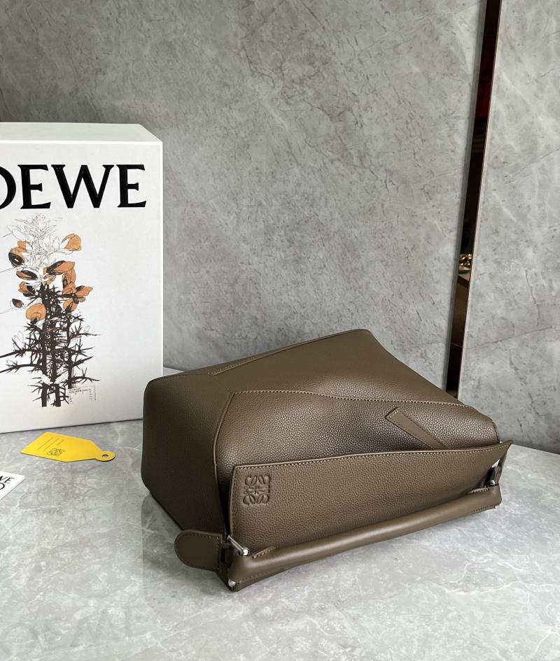 Loewe Medium Puzzle Edge bag Green A510