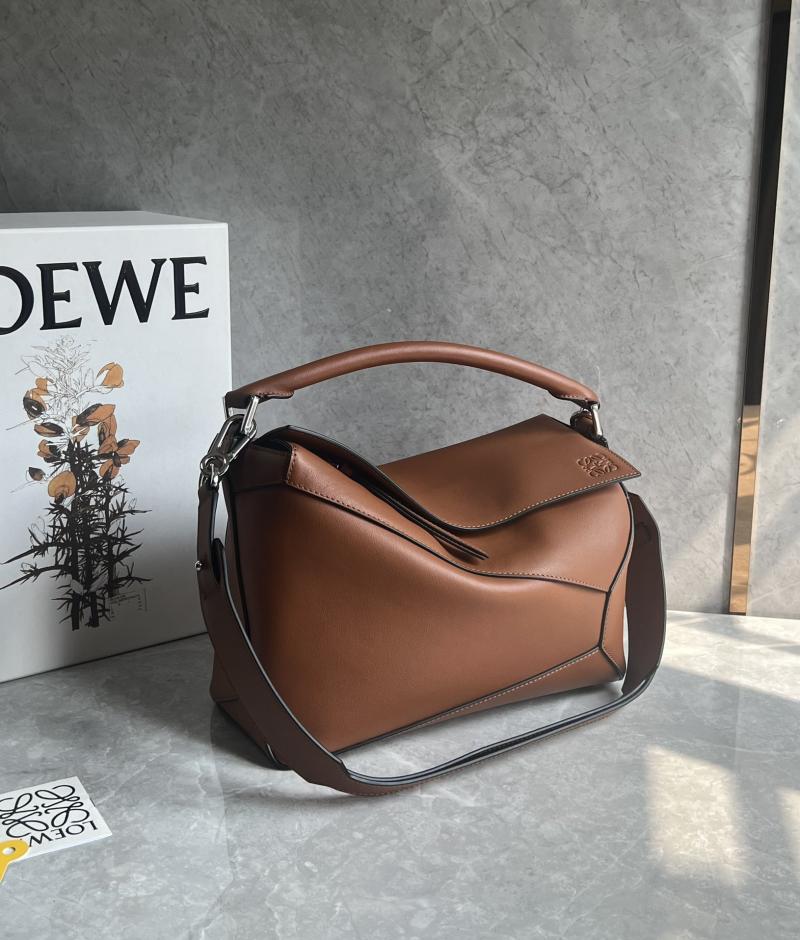 Loewe Medium Puzzle Edge bag Tan A510