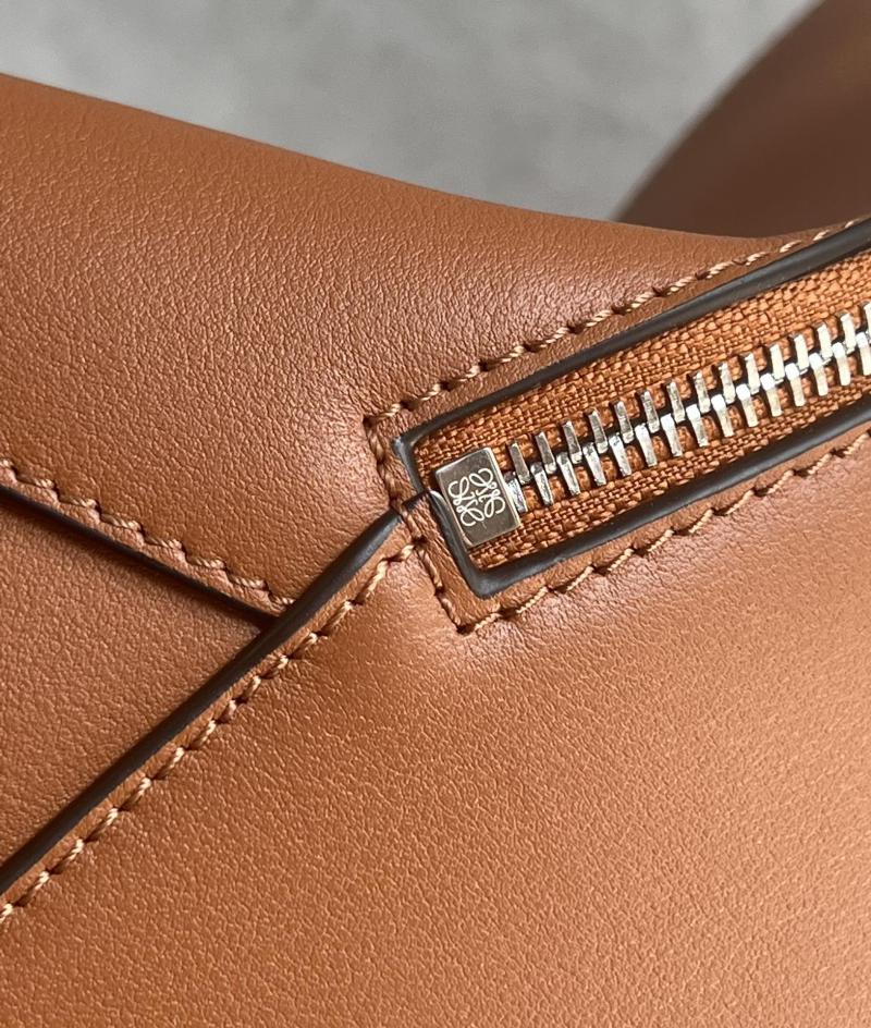 Loewe Medium Puzzle Edge bag Tan A510