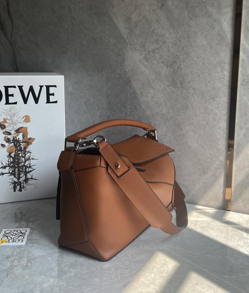 Loewe Medium Puzzle Edge bag Tan A510