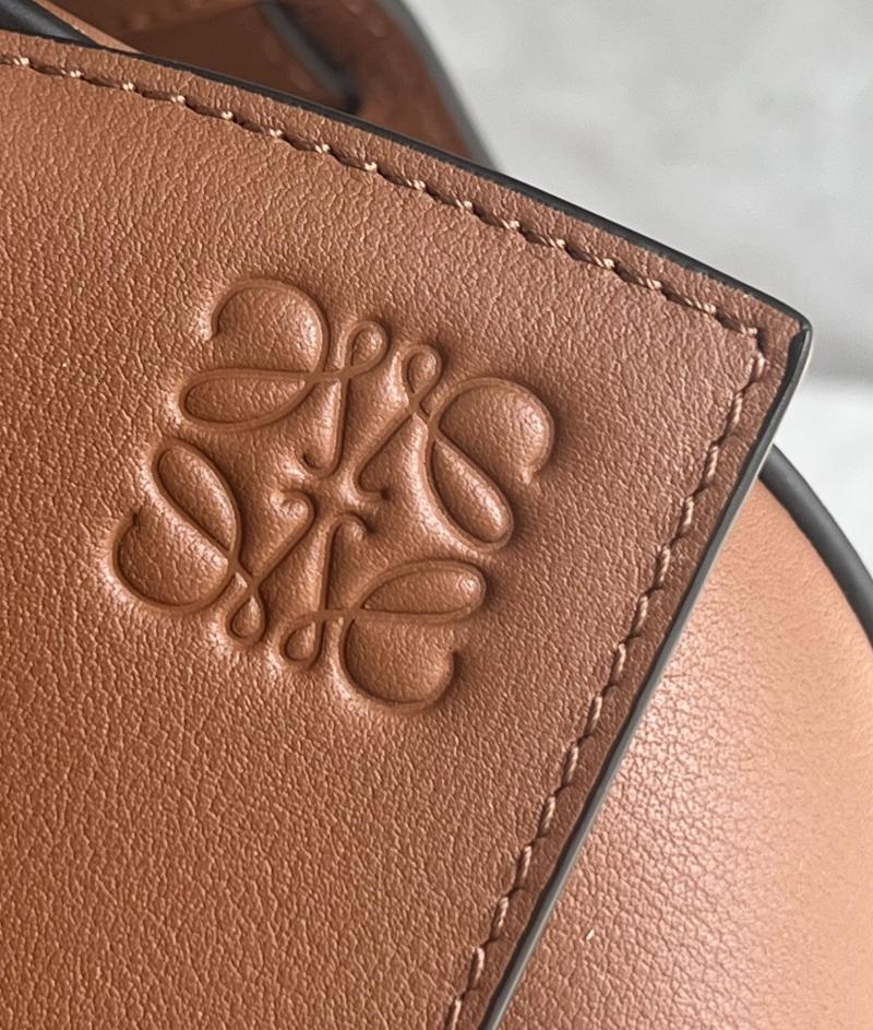 Loewe Medium Puzzle Edge bag Tan A510