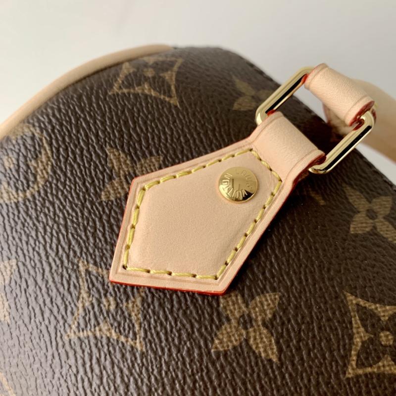 Louis Vuitton Speedy 18 with Chain Strap M46970