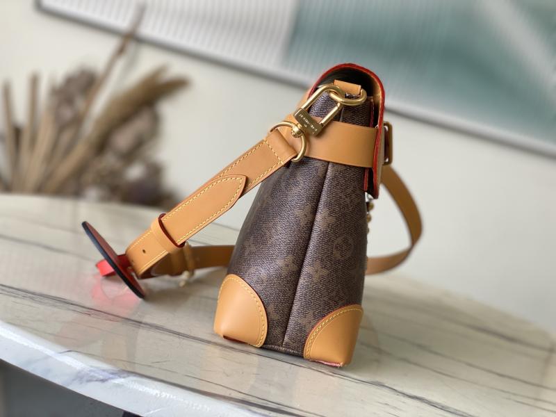 Louis Vuitton Steamer Crossbody M11533