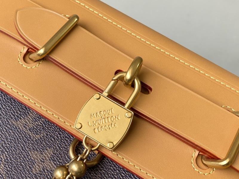 Louis Vuitton Steamer Crossbody M11533