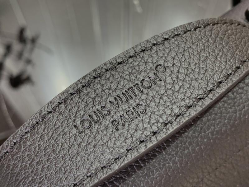 Louis Vuitton Steamer East West Wearable Wallet M13888