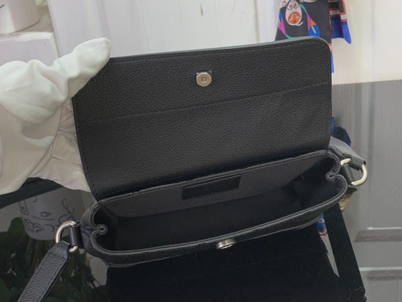 Louis Vuitton Steamer East West Wearable Wallet M13888