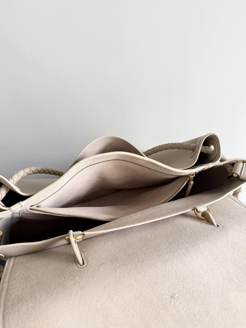 Bottega Veneta Large Ciao Ciao Ecru 826195