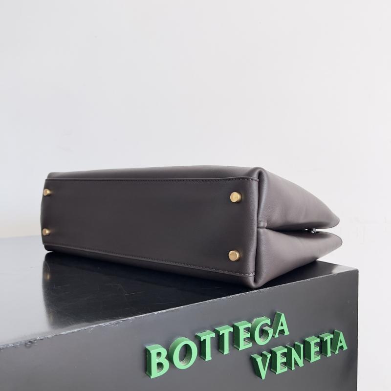 Bottega Veneta Medium Andiamo Fondant 810214