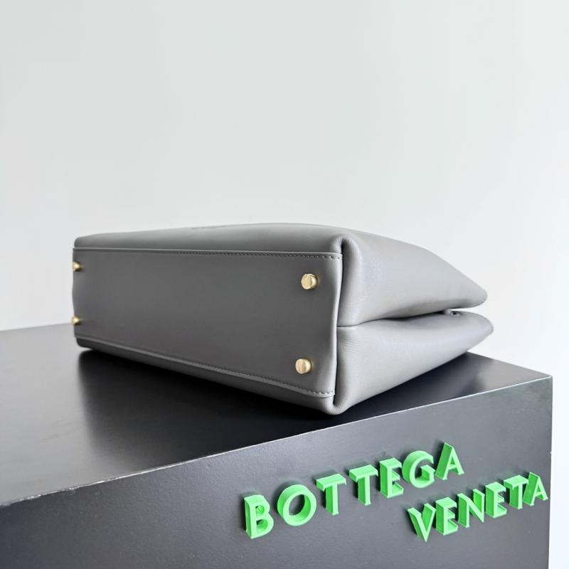 Bottega Veneta Medium Andiamo Grey 810214