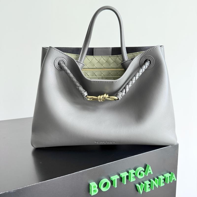 Bottega Veneta Medium Andiamo Grey 810214