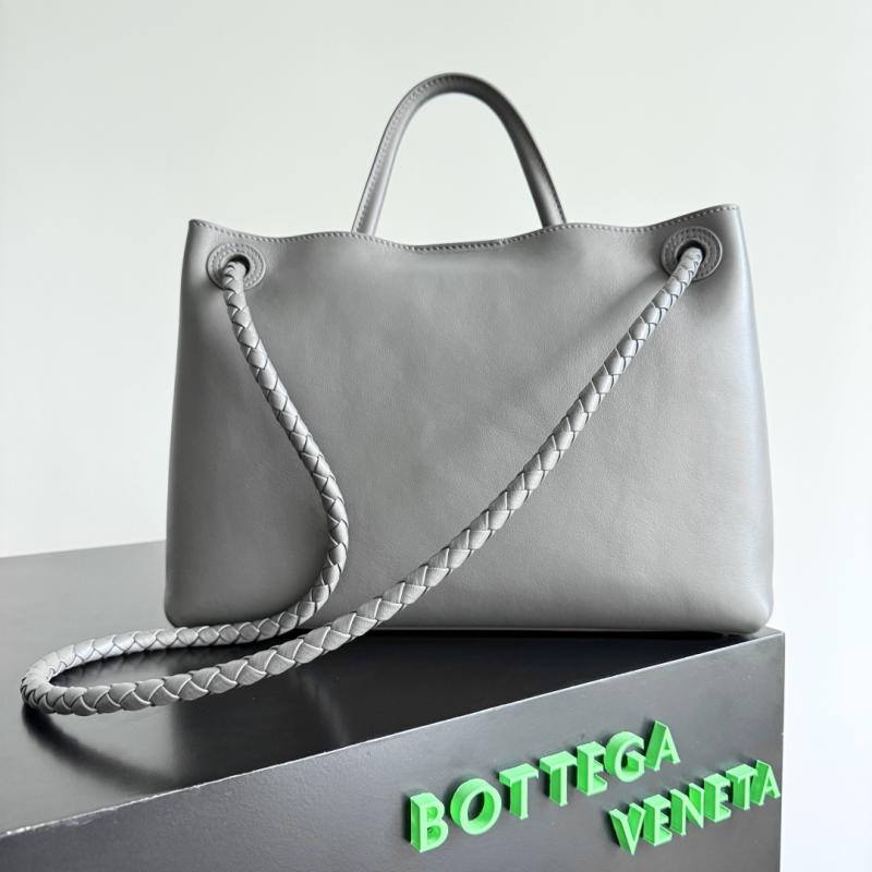 Bottega Veneta Medium Andiamo Grey 810214