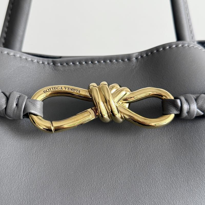 Bottega Veneta Medium Andiamo Grey 810214