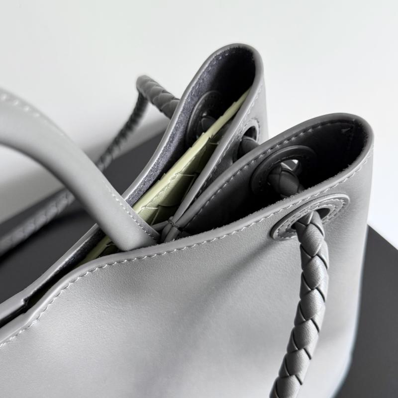 Bottega Veneta Medium Andiamo Grey 810214