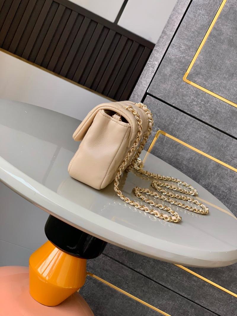 Chanel Clutch With Chain Beige AP4593
