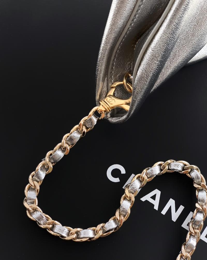 Chanel Clutch With Chain Silver AP4613