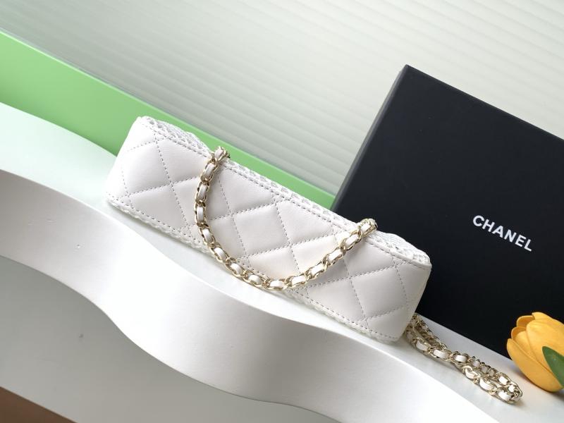 Chanel Clutch With Chain White AP4572