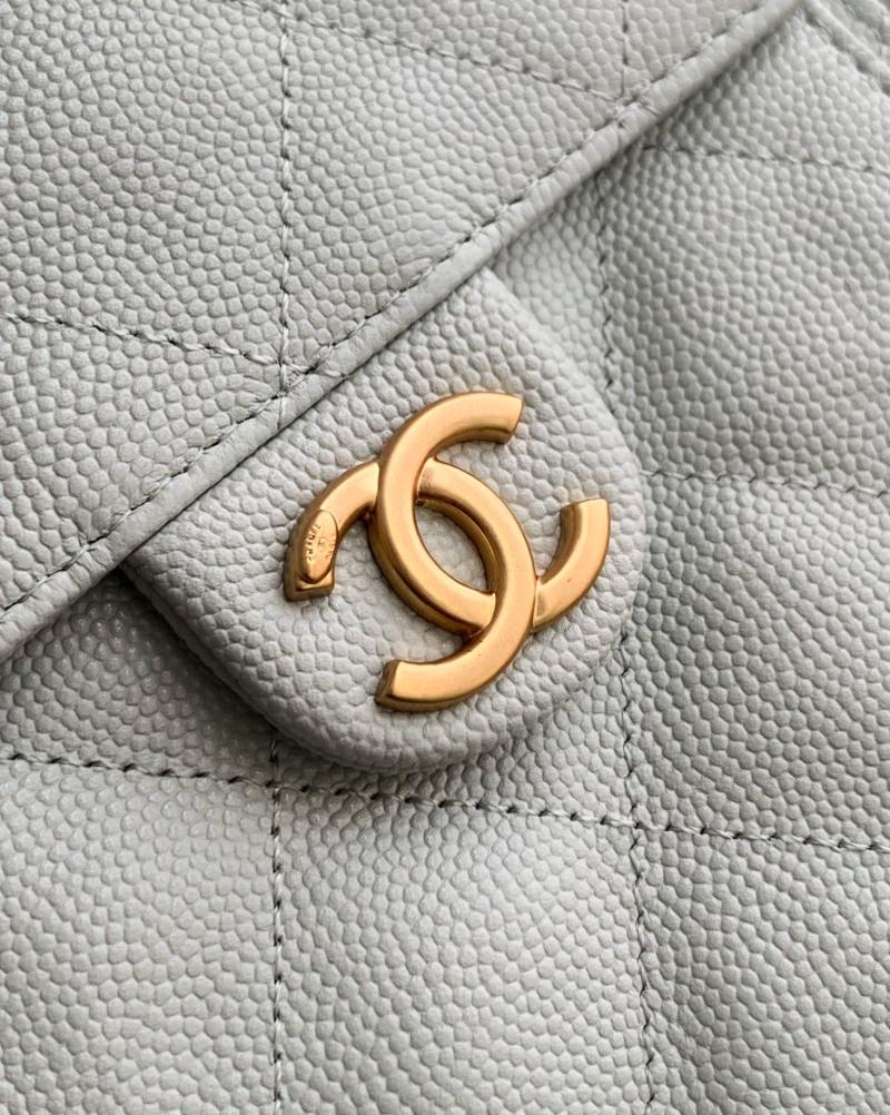 Chanel Grained Calfskin 25 Medium Handbag Green AS5311