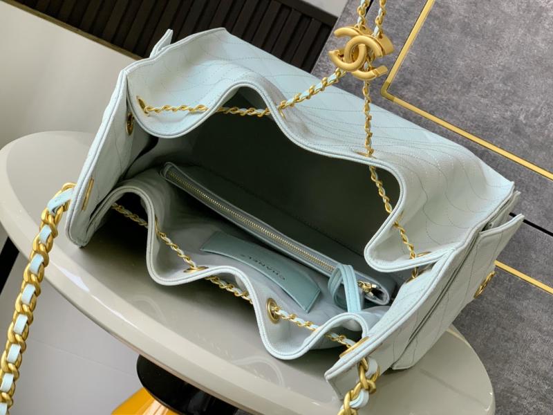 Chanel Grained Calfskin 25 Medium Handbag Green AS5311