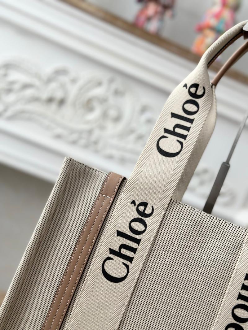 Chloe Woody tote bag in Cotton Canvas Powder C7565