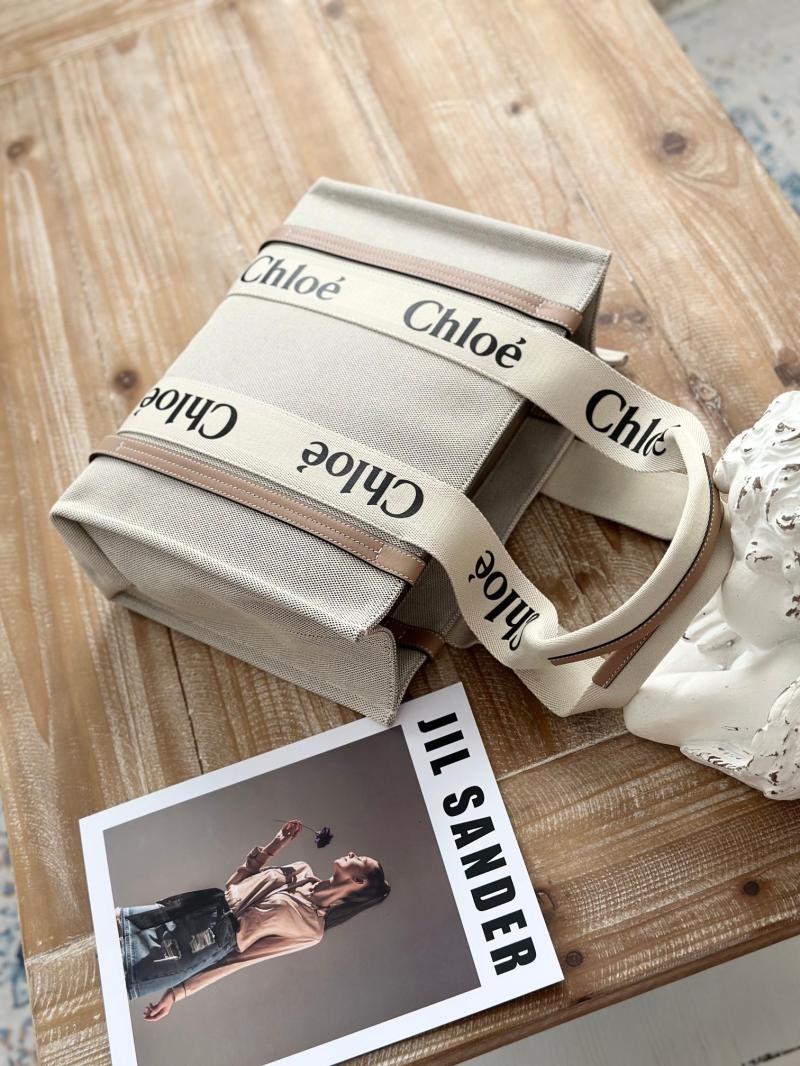 Chloe Woody tote bag in Cotton Canvas Powder C7565