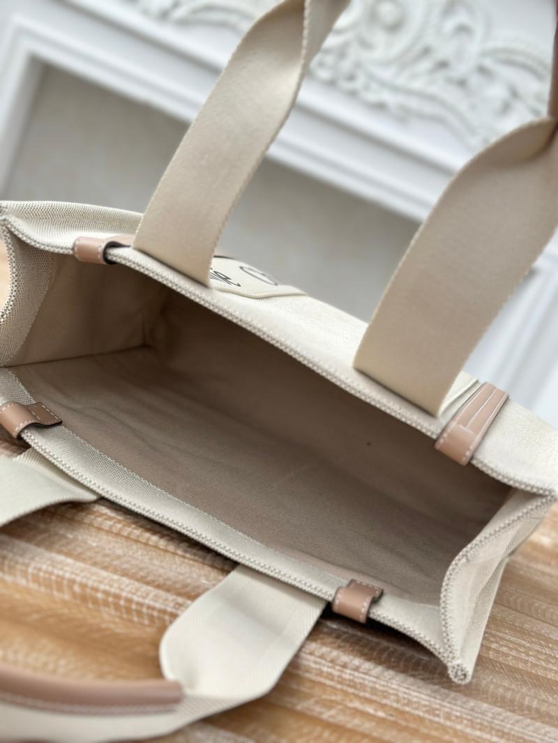 Chloe Woody tote bag in Cotton Canvas Powder C7565