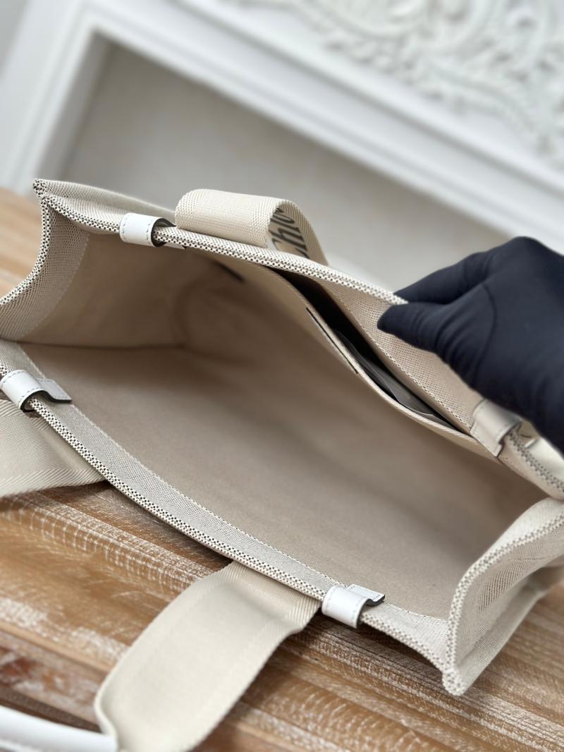 Chloe Woody tote bag in Cotton Canvas White C7565