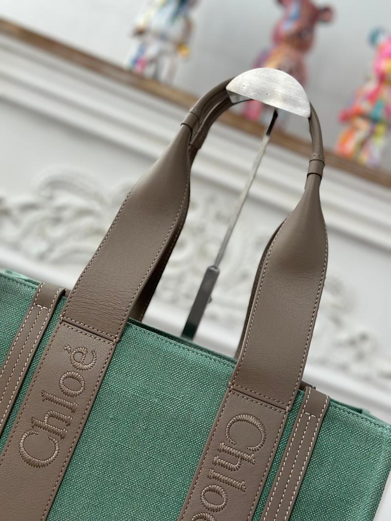 Chloe Woody tote bag in Linen Canvas Green C7568