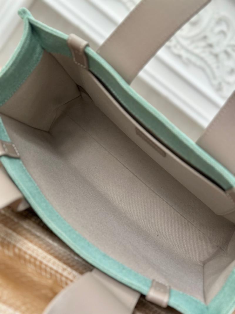 Chloe Woody tote bag in Linen Canvas Green C7568