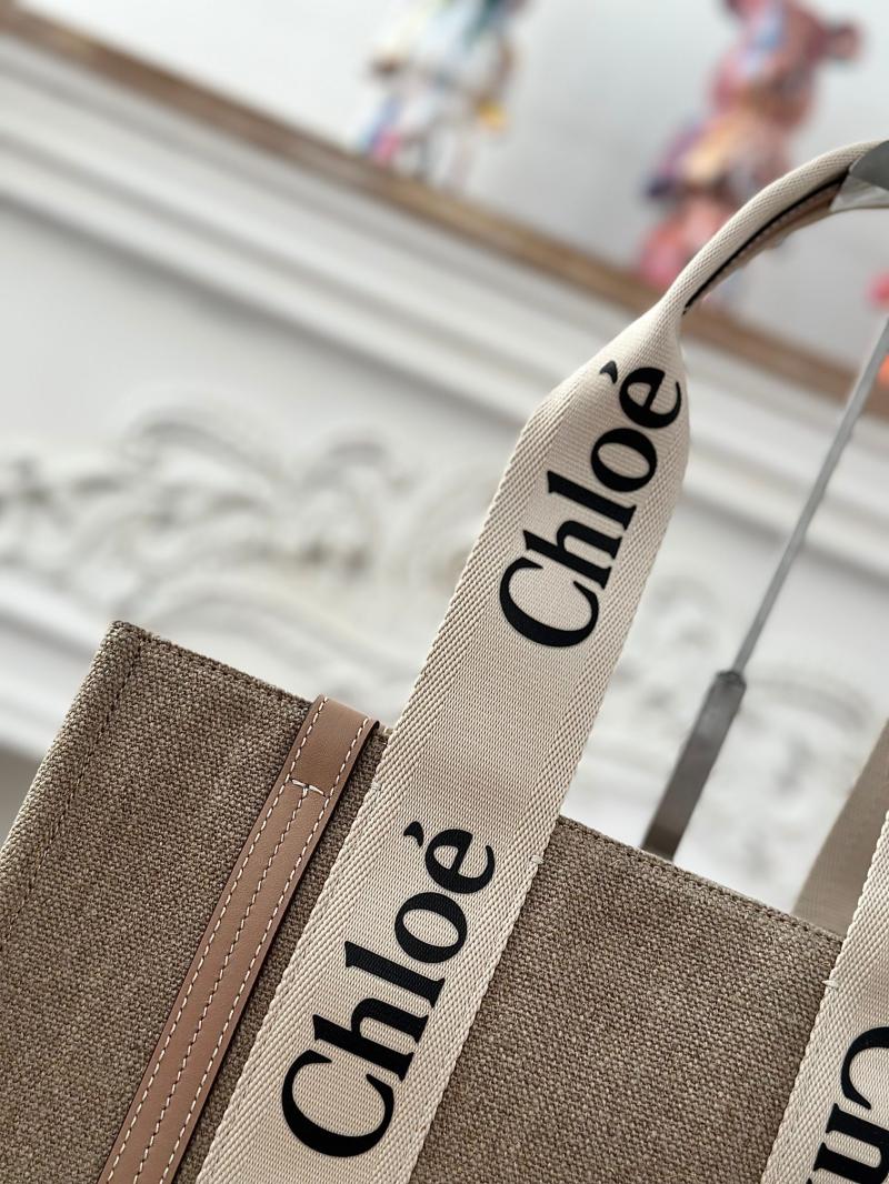 Chloe Woody tote bag in Linen Canvas Powder C7567