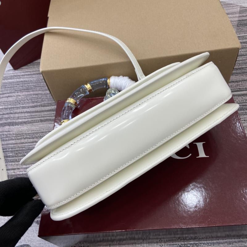 Gucci Bamboo Diva medium bag White 827750