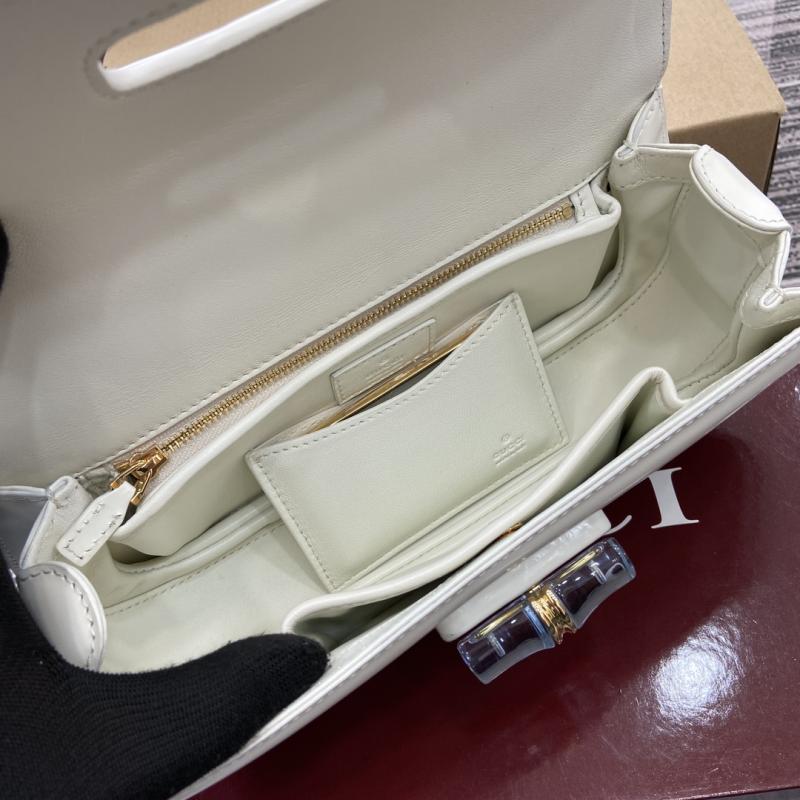 Gucci Bamboo Diva medium bag White 827750