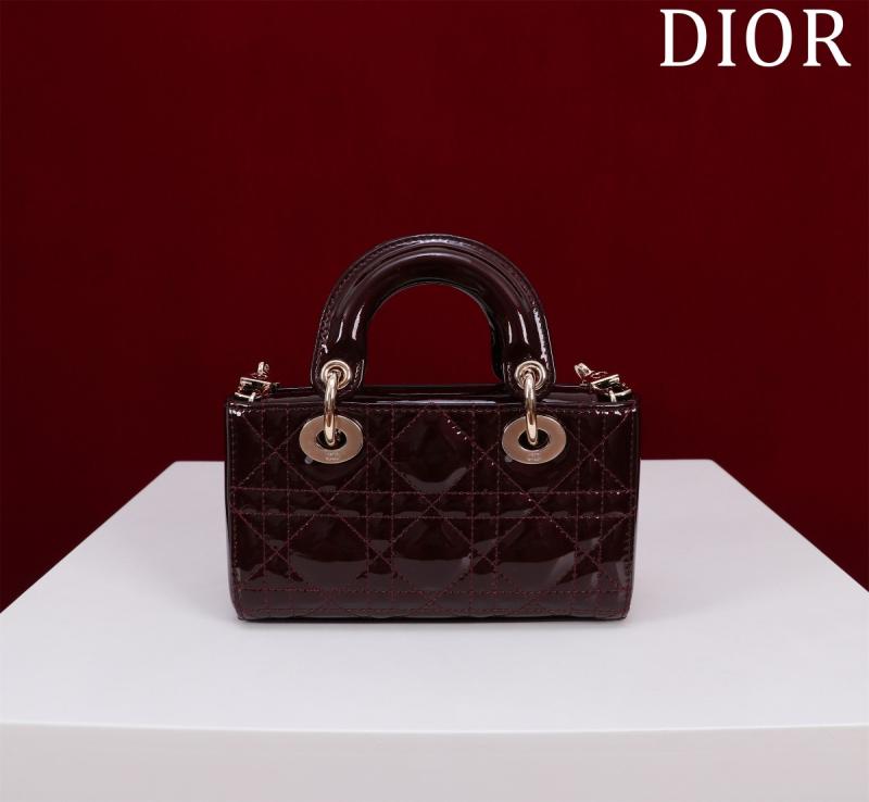 Lady D-Joy Patent Micro Bag Burgundy M0542