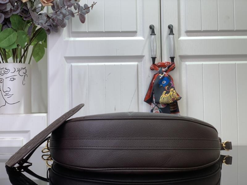 Louis Vuitton Loop Hobo M14042