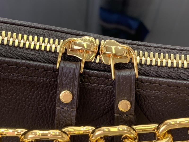 Louis Vuitton Loop Hobo M14042