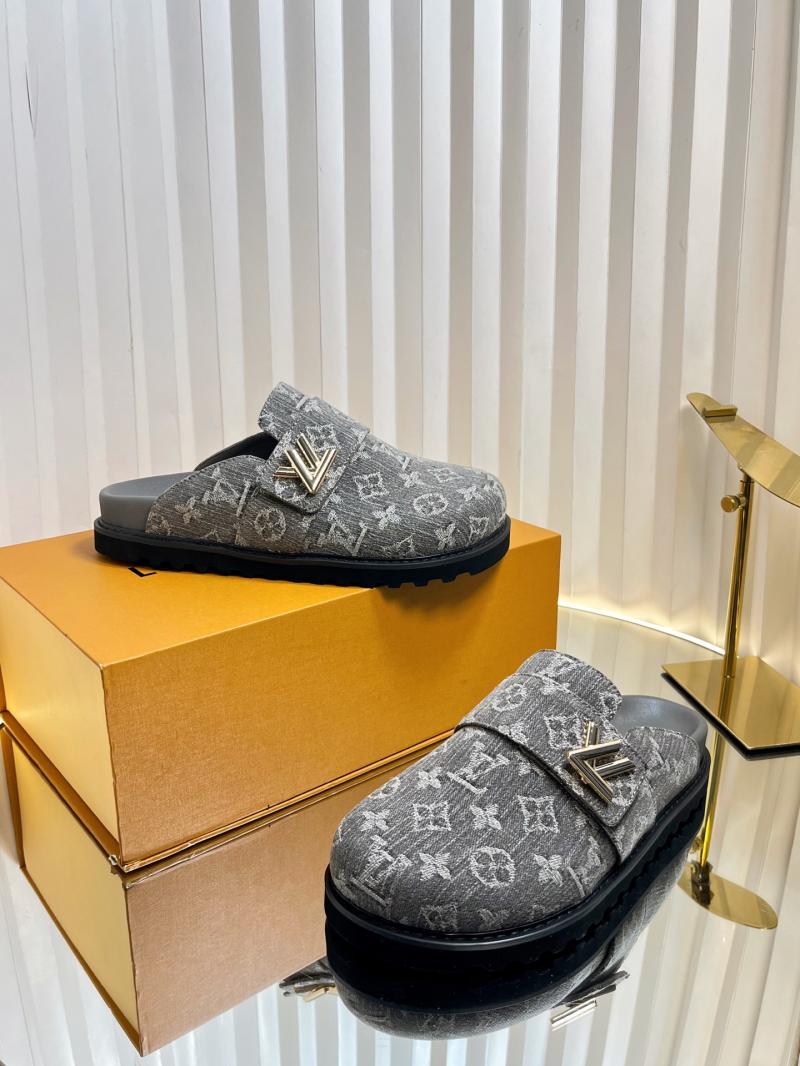 Louis Vuitton Unisex Slippers SLU41801