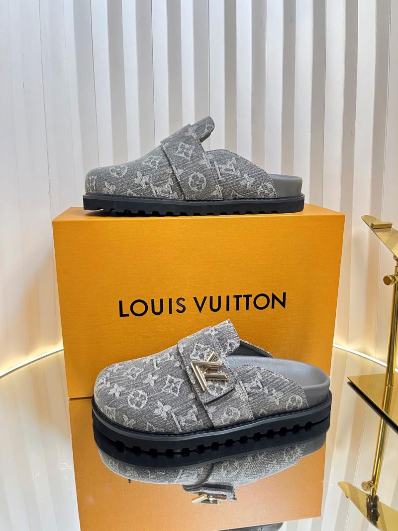 Louis Vuitton Unisex Slippers SLU41801