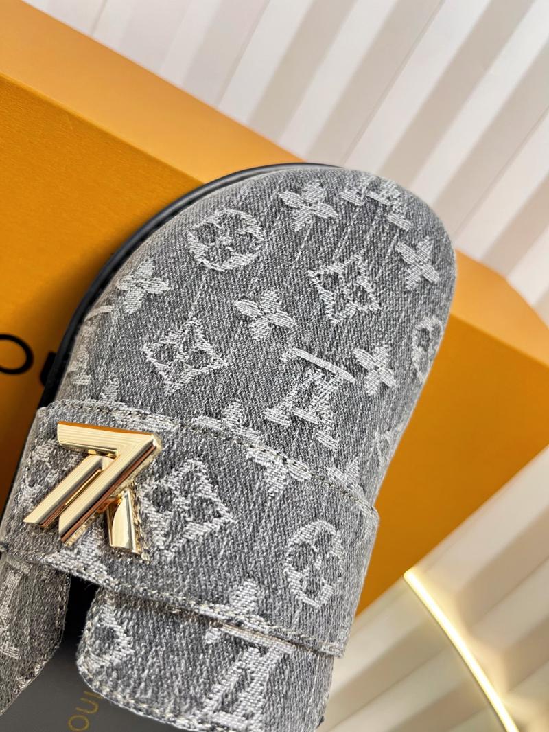 Louis Vuitton Unisex Slippers SLU41801