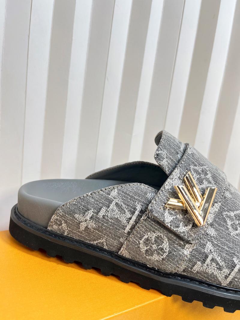 Louis Vuitton Unisex Slippers SLU41801