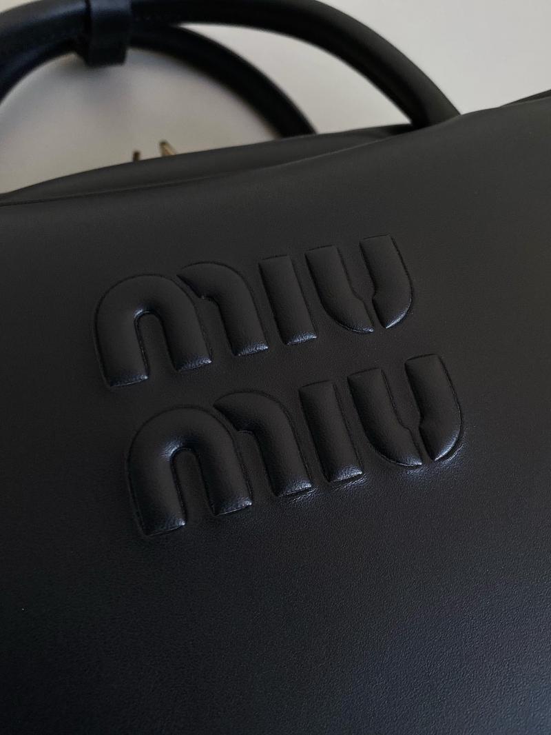 Miu Miu Beau Leather bag Black 5BB163